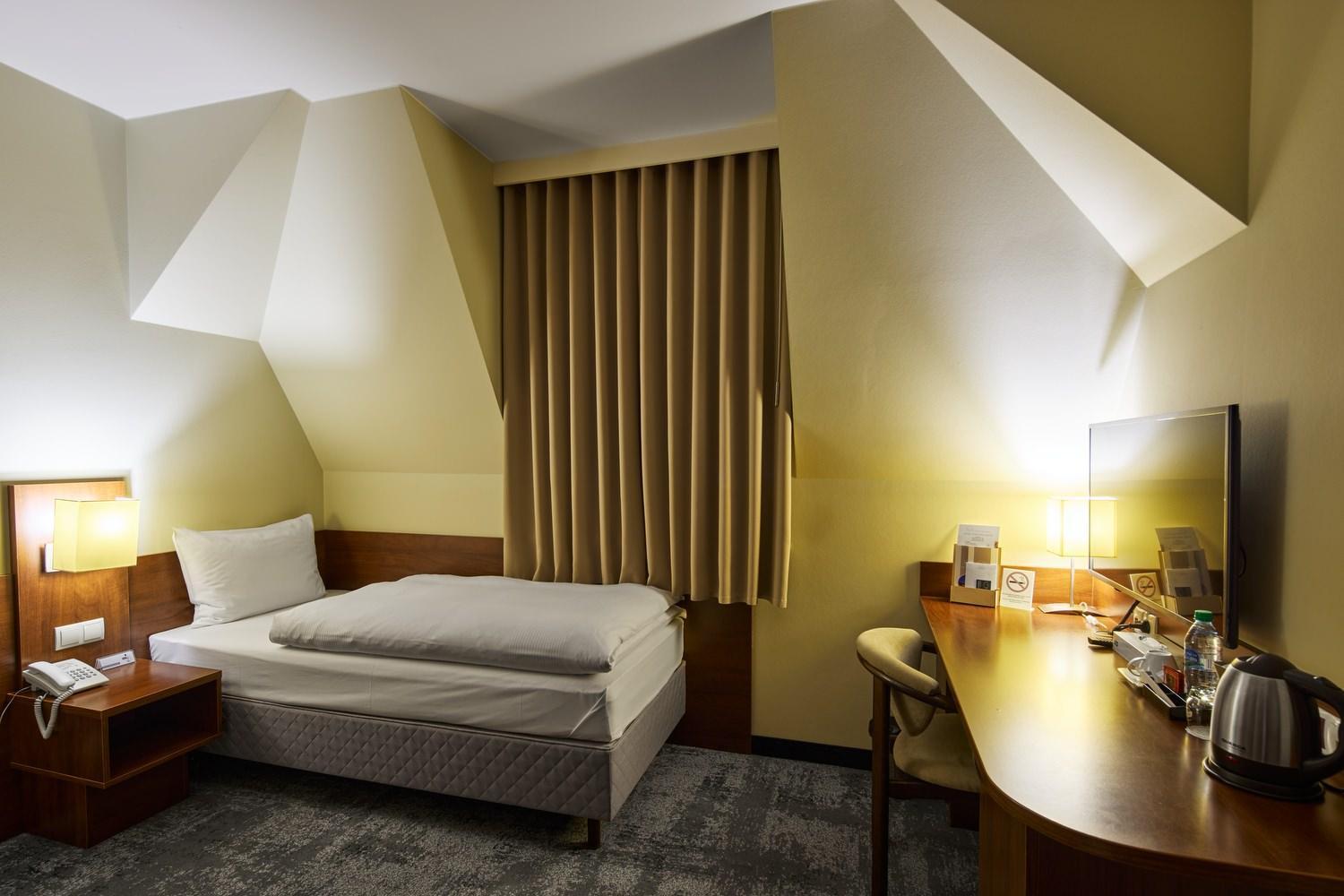 Hotel Na Półboru Sieradz Buitenkant foto