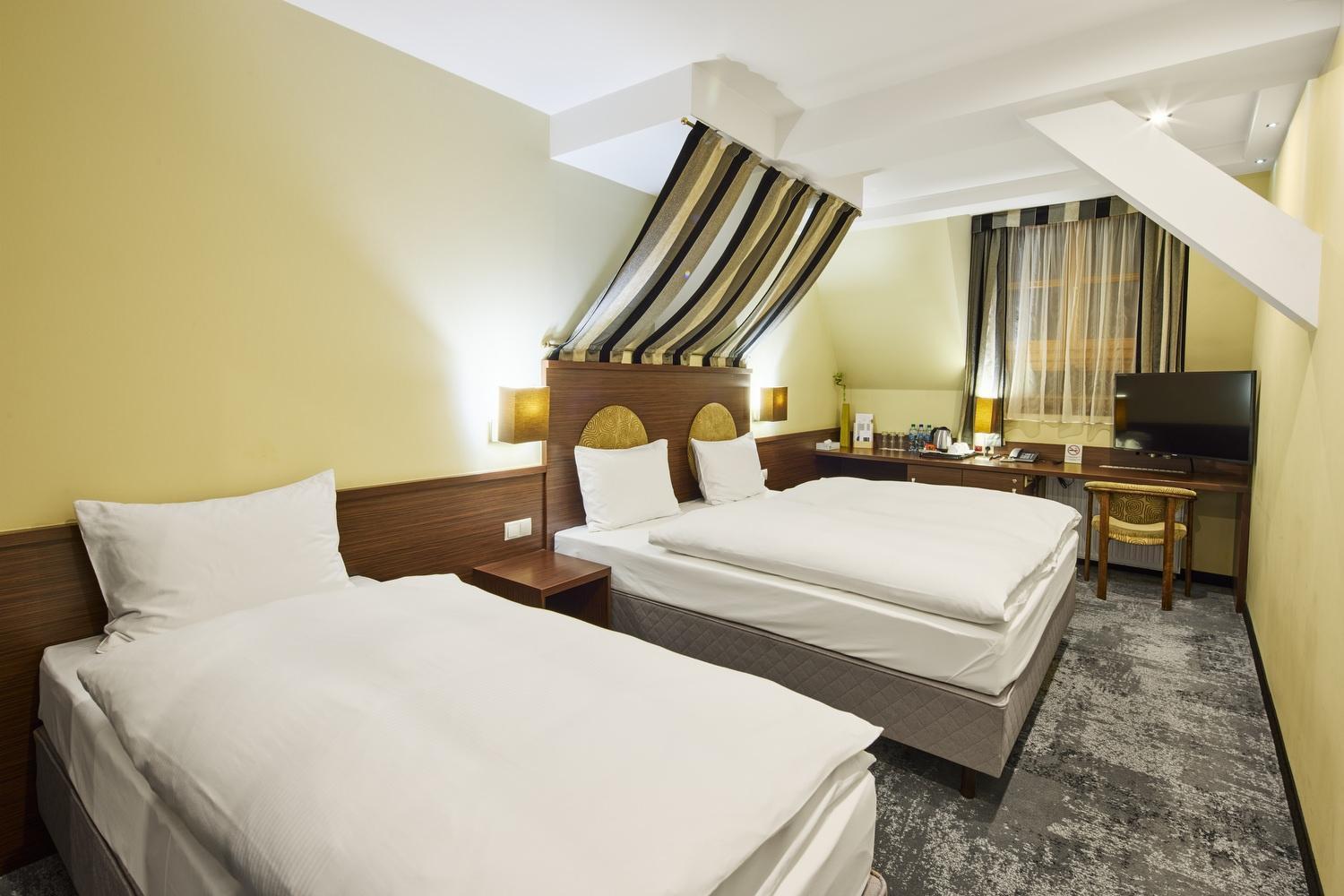 Hotel Na Półboru Sieradz Buitenkant foto